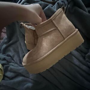 Madden Girl boots never worn